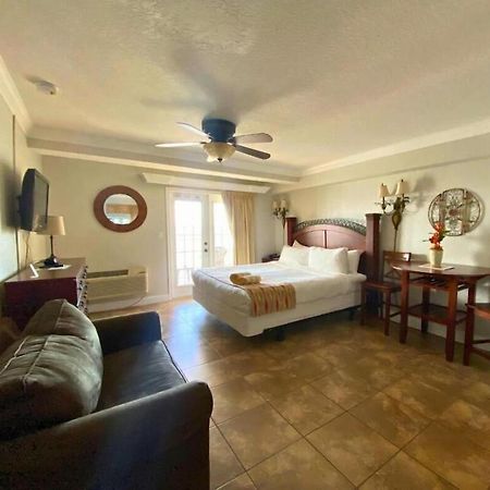 Beso Del Sol Resort Dunedin Exterior foto