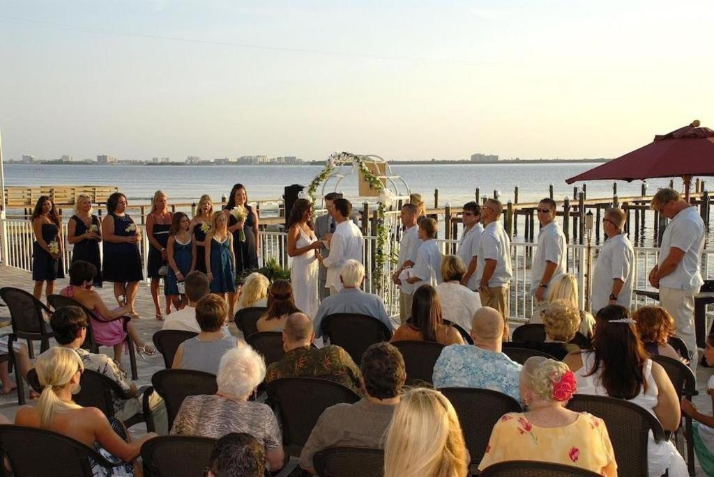 Beso Del Sol Resort Dunedin Exterior foto