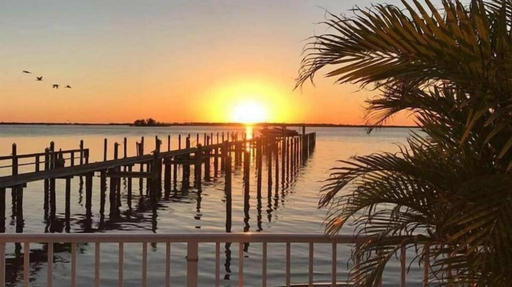 Beso Del Sol Resort Dunedin Exterior foto