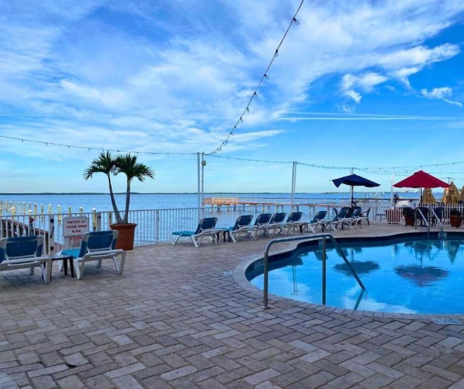 Beso Del Sol Resort Dunedin Exterior foto
