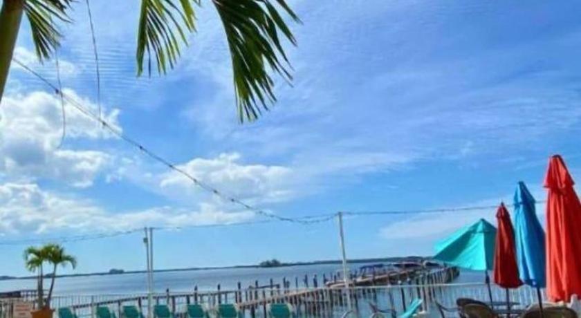 Beso Del Sol Resort Dunedin Exterior foto